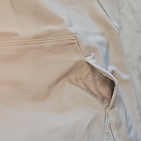 Basically brand new lululemon sports bra, light support, size 4, light grey - Picture 5 of 5